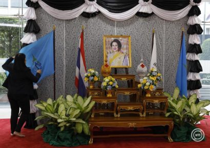 Thaiföld gyászba borult, elhunyt az uralkodó