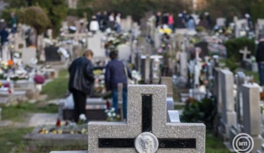 Halottak napja – Polgárőrök is segítik a biztonságos emlékezést a temetőkben