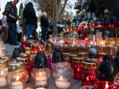 Halottak napja – Hosszabb nyitvatartással várják a megemlékezőket a fővárosi sírkertek