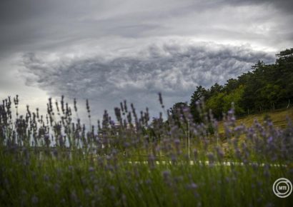 Lehűlés érkezik erős széllel és esővel a hét elején