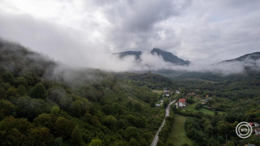 Esővel és lehűléssel kezdődik november első hete, majd száraz, nyugodt idő várható