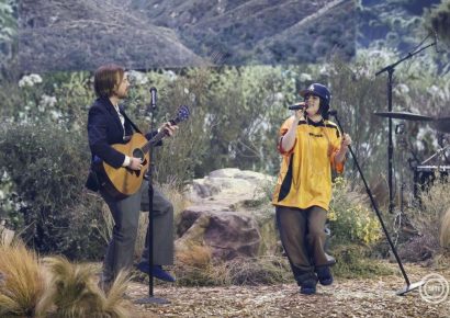 Lehullt a lepel! James Cameron a tavasztól látható Billie Eilish-koncertfilm rendezője