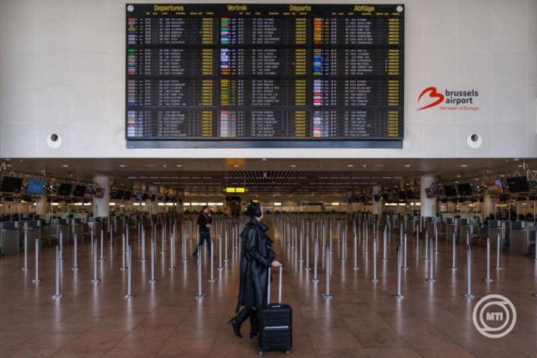 Légijáratokat töröl a brüsszeli repülőtér a kedd esti drónészlelés okozta leállás miatt