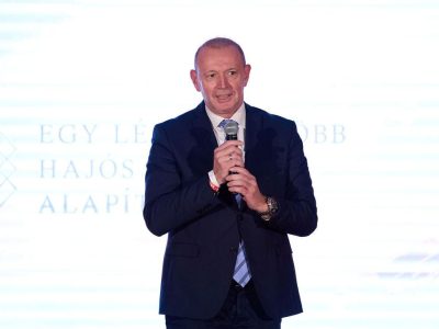 Győrfi Pál is kitüntetést kapott karitatív munkája elismerésként