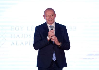 Győrfi Pál is kitüntetést kapott karitatív munkája elismerésként