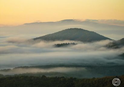 A hétvégén is enyhe, de borult idő várható