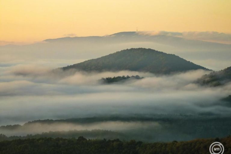 A hétvégén is enyhe, de borult idő várható