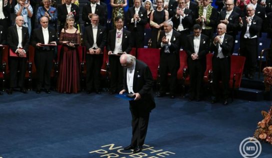 Krasznahorkai László átvette az irodalmi Nobel-díjat