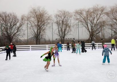 Tizenegy új műjégpálya nyílik