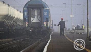 Több járművet állítanak forgalomba az év végi, újévi időszakban bizonyos vonalakon