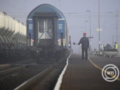 Több járművet állítanak forgalomba az év végi, újévi időszakban bizonyos vonalakon