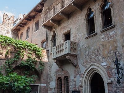 Fizetős lett Júlia erkélye Veronában