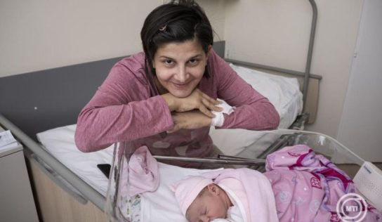 Újévi baba – Kislányok 2026 első vidéki és fővárosi babái