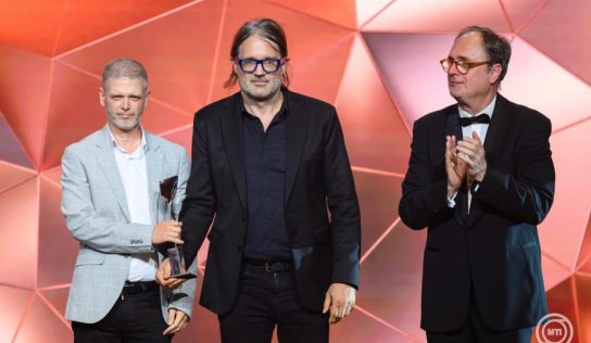 Bejelentették! Kiderült, mikor érkezik a mozikba a Hogyan tudnék élni nélküled? film újabb része